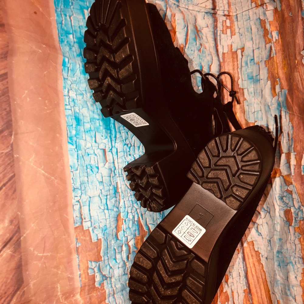 DOLLSKILL DELO LACE UP BLACK VELVET SANDALS 8 - Picture 6 of 9